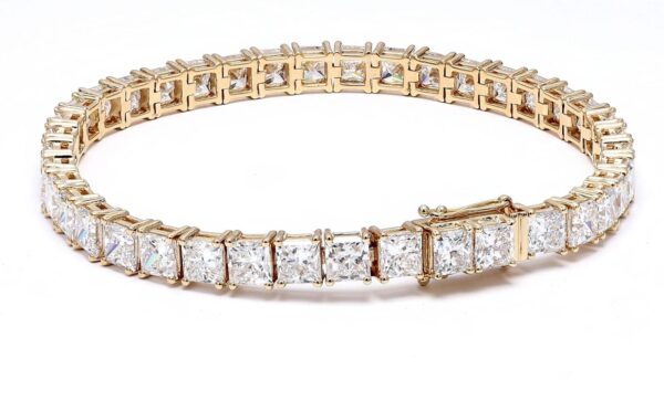 Tennis Bracelet in 18K Yellow Gold with Princess-Cut Diamonds - Obrázek 3