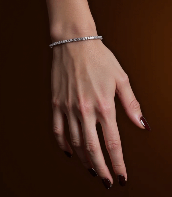 Tennis Bracelet in 18K White Gold with Round-Cut Diamonds - Image 2